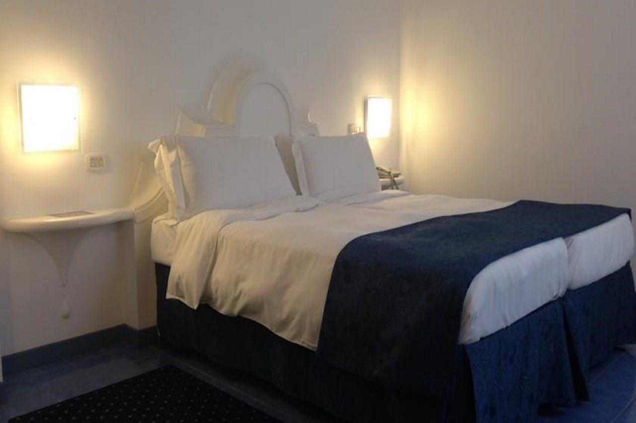 Hotell Shangri-la By Omnia 4*