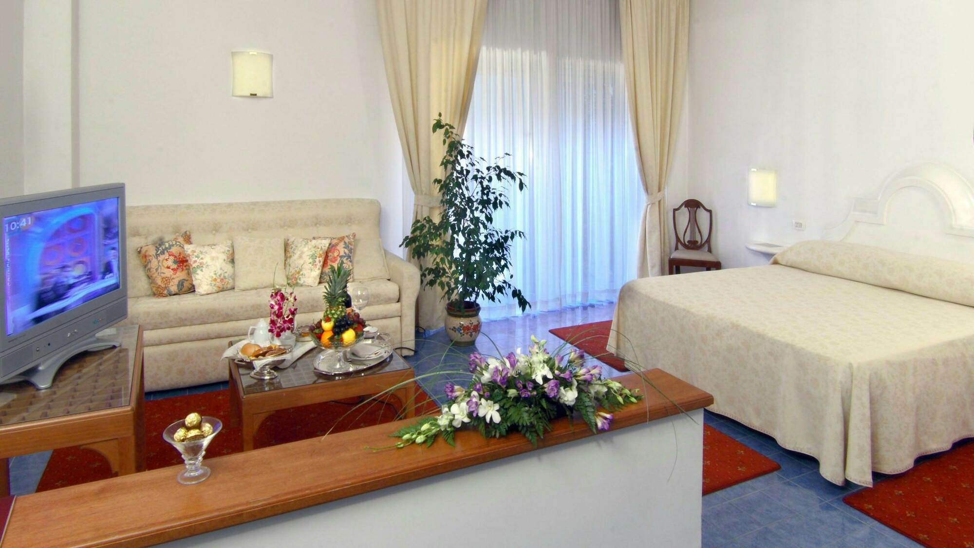 Hotell Shangri-la By Omnia 4*